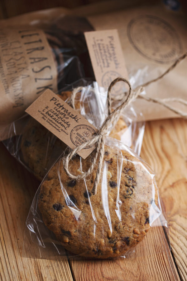 ZAZ_Manufaktura_Pietraszki_ciastko_z_czekolada_i_bakaliami Ciastko z czekoladą i bakaliami Manufaktura Pietraszki