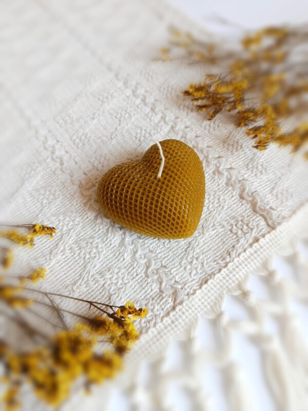 IMG_20250721_143239 Świeca z naturalnego wosku pszczelego Serce