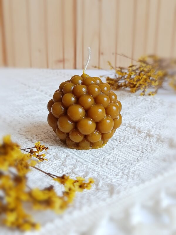 Świeca z naturalnego wosku pszczelego Kulka