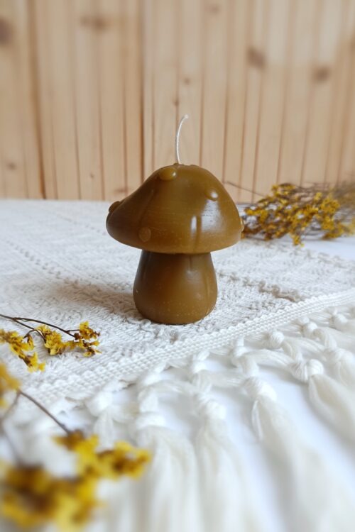 Świeca z naturalnego wosku pszczelego Muchomor