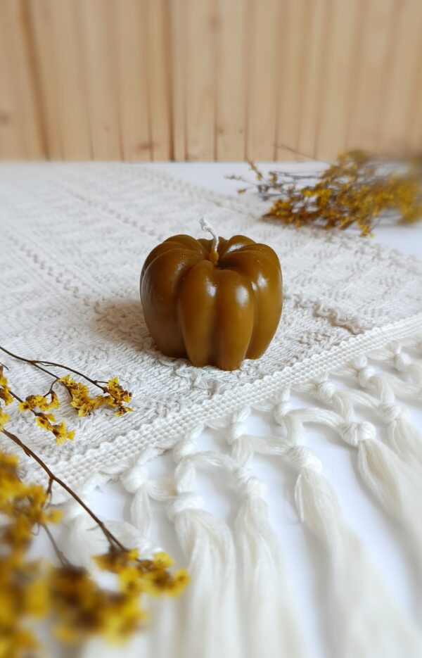 Świeca z naturalnego wosku pszczelego Dynia