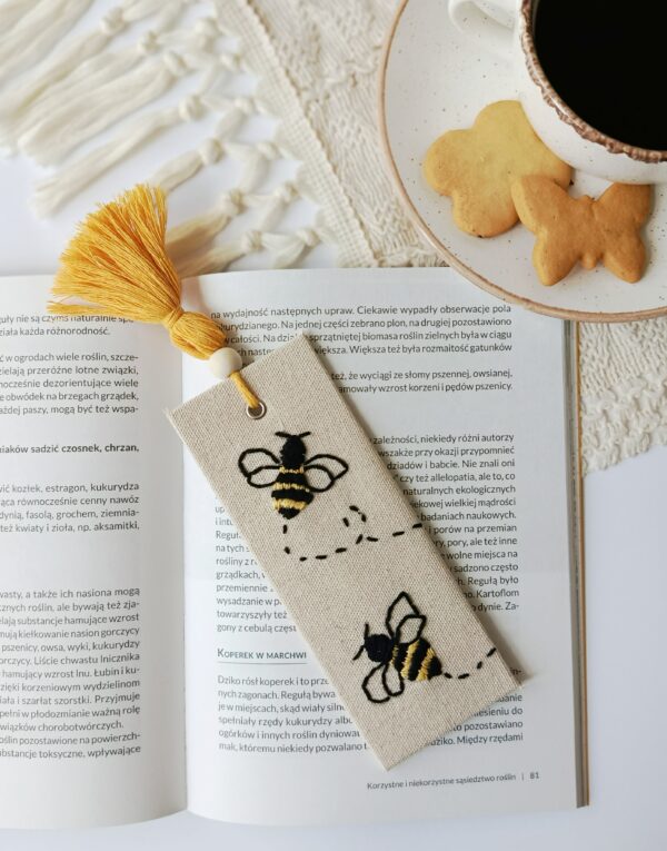 Haftowana zakładka do książki - Pszczoły