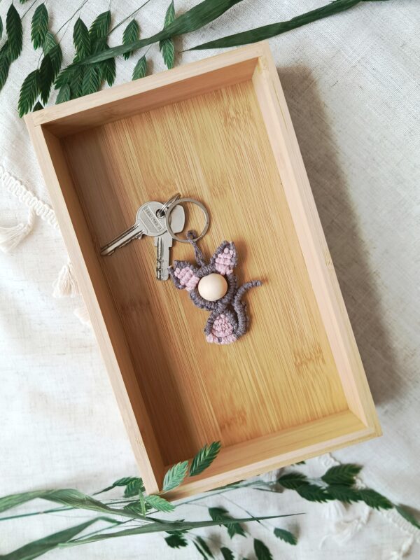 Makramowy brelok ręcznie robiony - Kotek