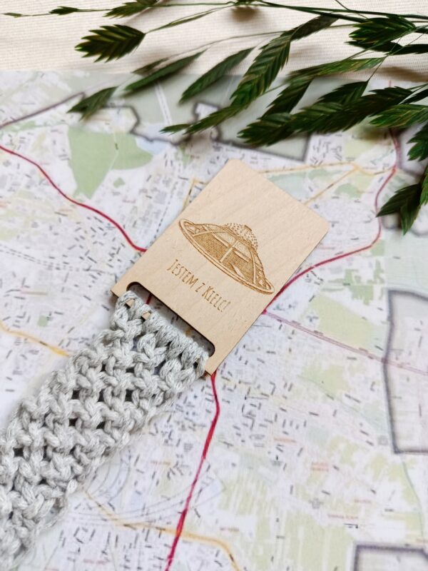 IMG_20250826_203542 Zakładka do książki z makramy - Kielecki Dworzec