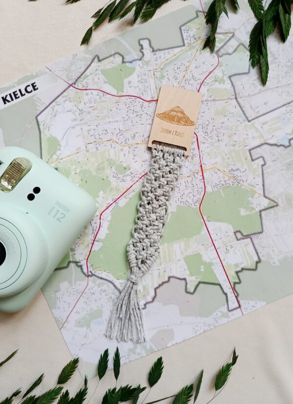 IMG_20250826_204044 Zakładka do książki z makramy - Kielecki Dworzec