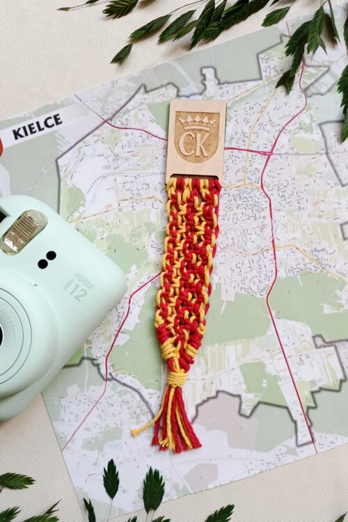 Zakładka do książki z makramy - Herb Kielc