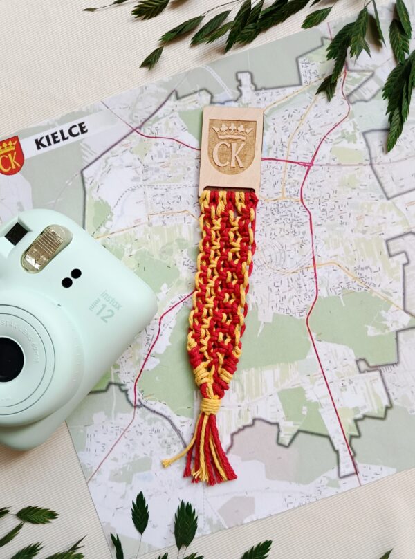 IMG_20250826_204228 Zakładka do książki z makramy - Herb Kielc