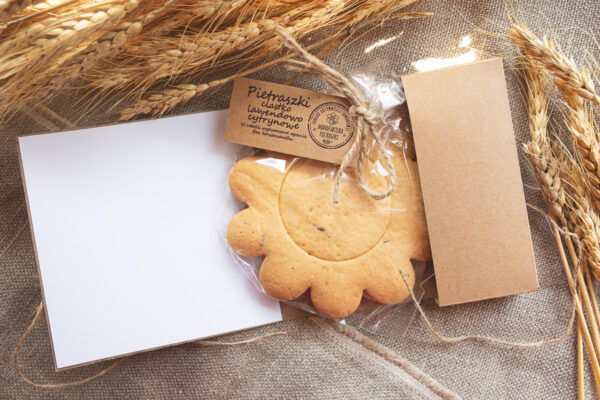 Pudełko z pietraszkowym ciastkiem - wzór 2