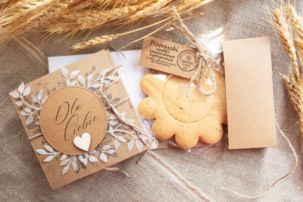 _K5D5310 Pudełko z pietraszkowym ciastkiem - wzór 3