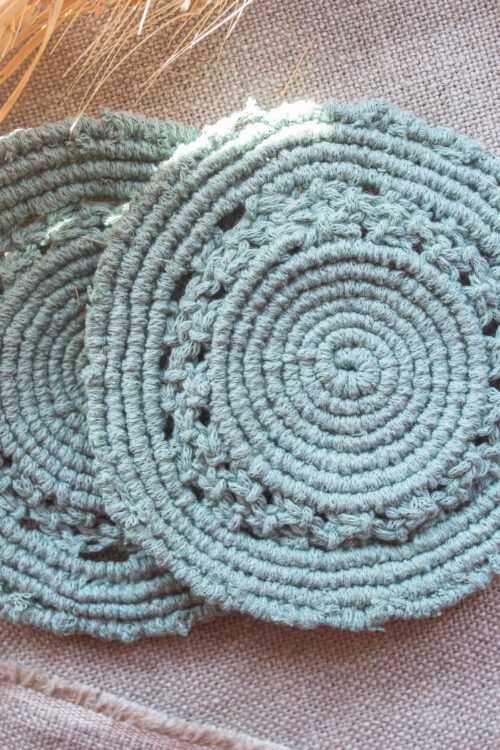 _K5D5409 2cz. zestaw podkładek pod kubek z makramy SZAŁWIA