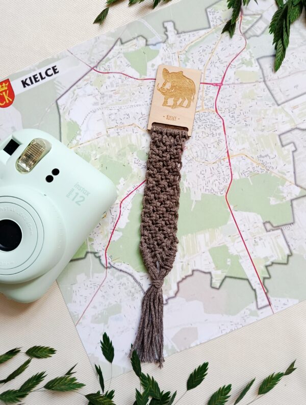 IMG_20250826_204158 Zakładka do książki z makramy - Dzik