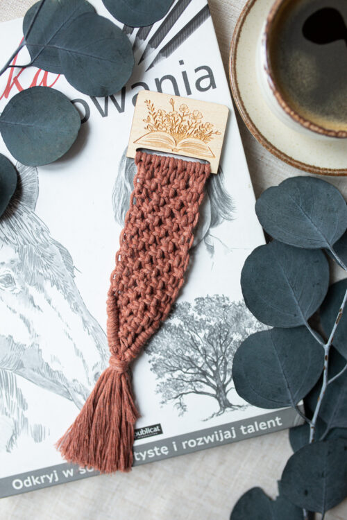 Zakładka do książki z makramy Kwiaty